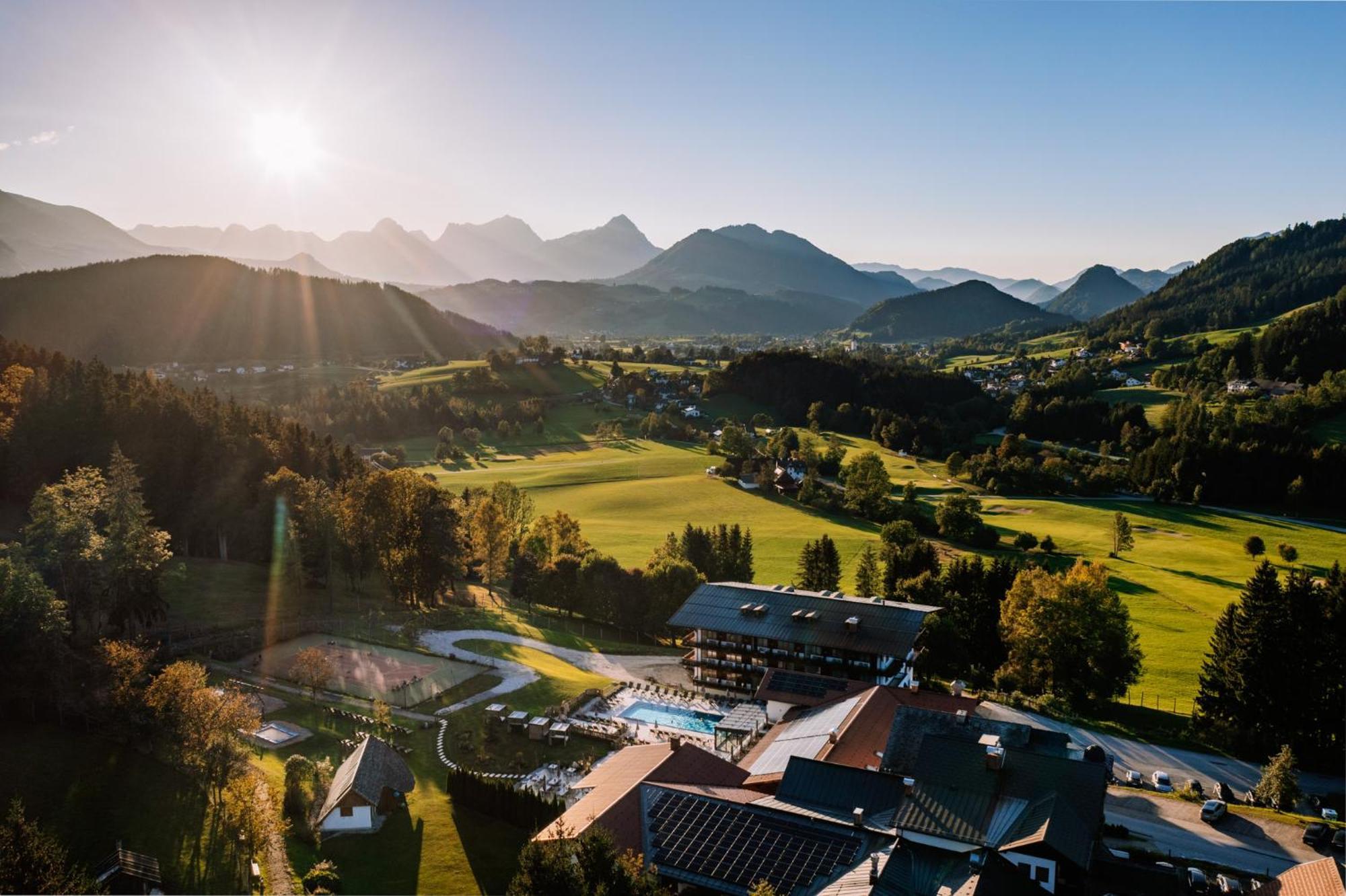 Hotel Sperlhof Windischgarsten Bagian luar foto